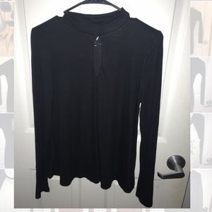 Hugh neck long sleeve shirt